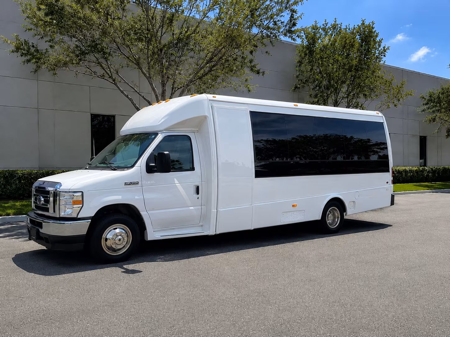 conference and convention shuttle buses at the javits center