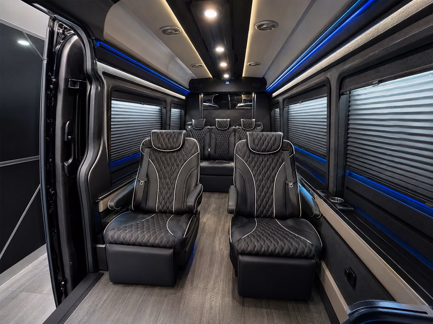 group airport transfers for manhattan conventions and corporate events