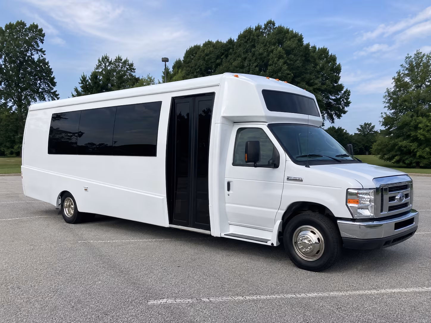 manhattan 18 passenger party bus