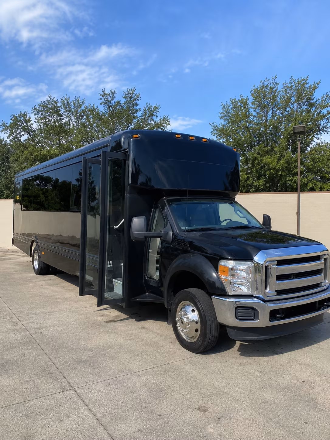 manhattan 20 passenger party bus