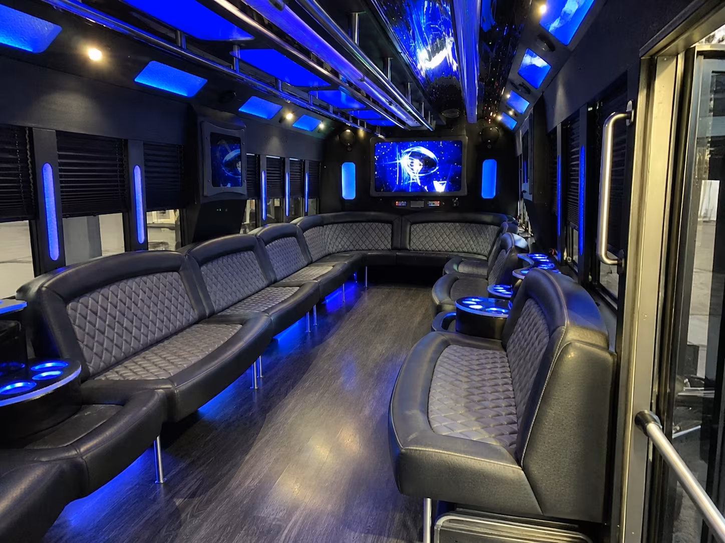 manhattan 28 passenger party bus interior